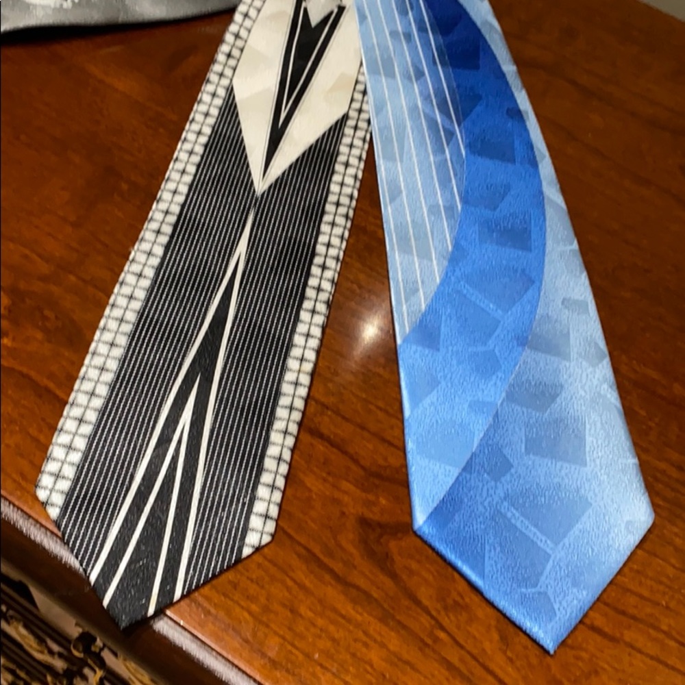 SOLD- Ellissa of New York Lot 6 Ties - Picture 4 of 5